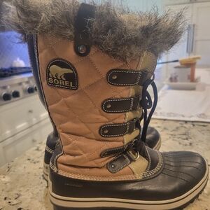 Sorel womens Tofino waterproof books size 10